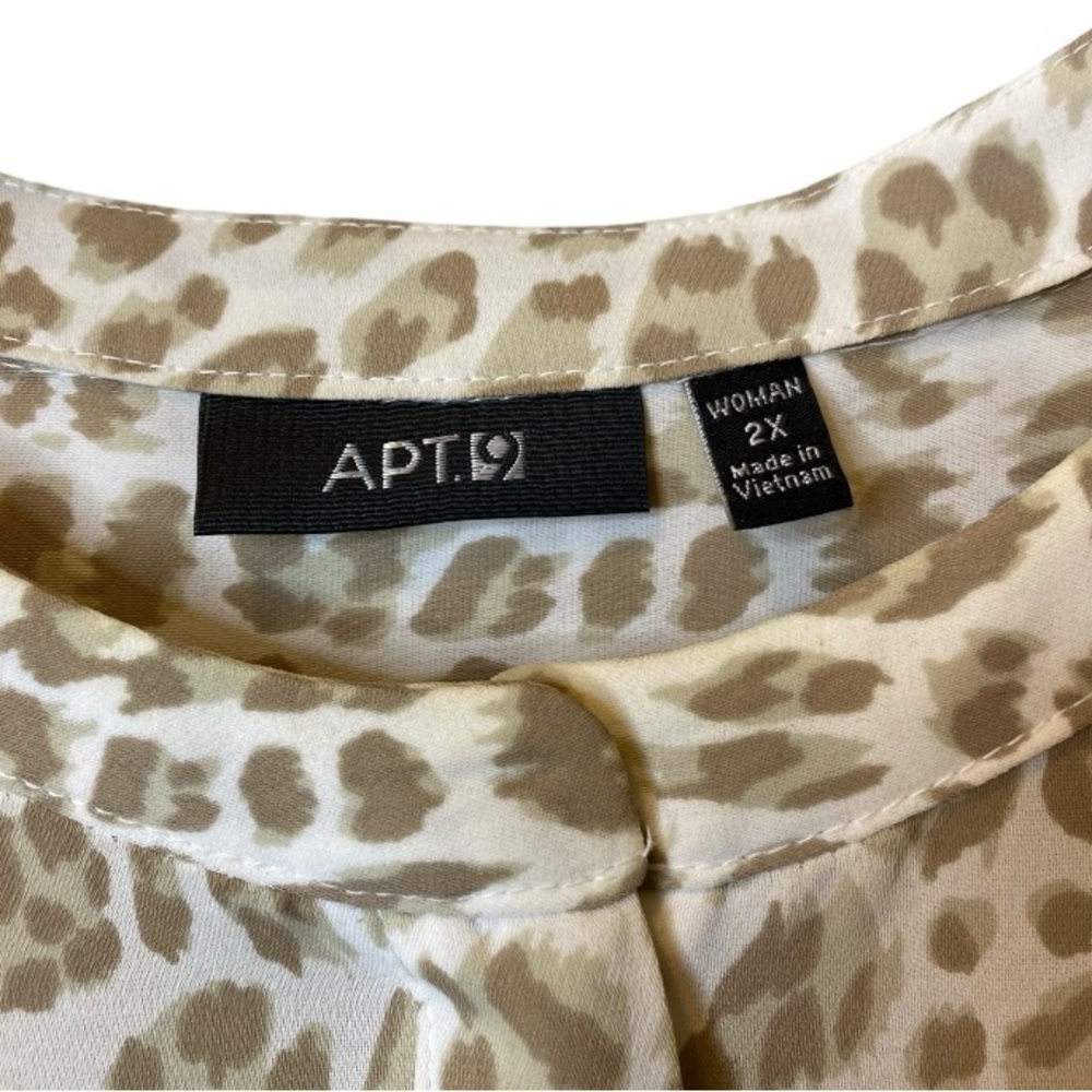 Women’s Animal Print 2X long sleeved shirt - Picture 3 of 4